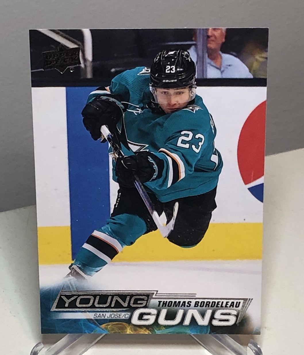 2022-23 Upper Deck Series 1 Thomas Bordeleau Young Guns #210 SJ Sharks