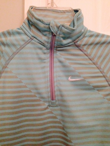 Nuevo con etiquetas Nike Girls' Element Jacquard Media Cremallera Top para Correr-Rosa #596470 Talla. Pequeño $50 - Imagen 5 de 6