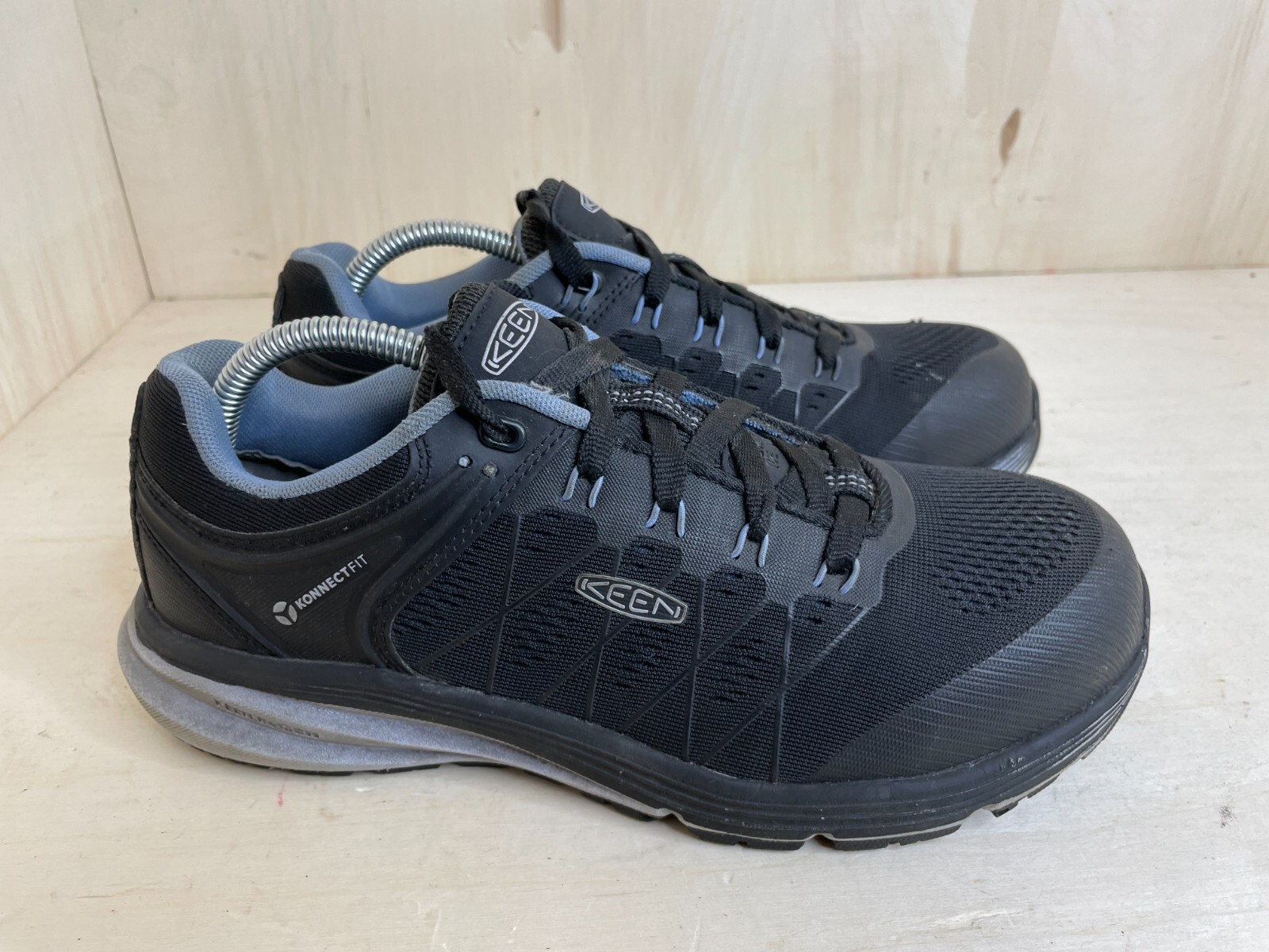 Women's Keen Carbon Fiber Toe Slip Resist Vista Energy Shoe F2413 18 US Size 9M