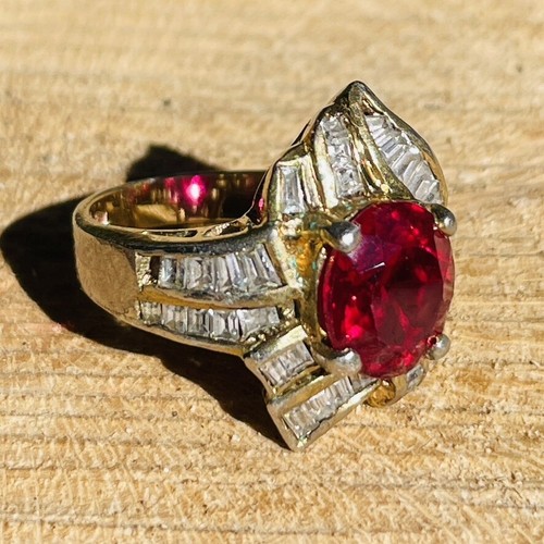 Vintage Sz 5.5 Ring w/Cocktail MRF Red Stone Gold Plated 925 Sterling Silver J7