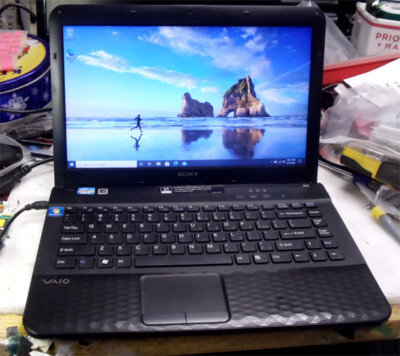 Sony Vaio VPCEG13FX i5-240M 2.30ghz 6Gb ram 500Gb hard drive DVD win10