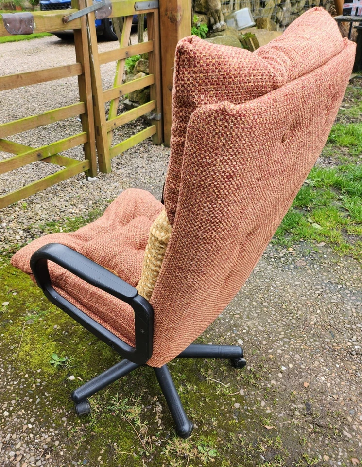 Retro Desk/gaming Chair - Image 4 of 4