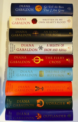 A Diana Gabaldon Complete Hardcover Outlander Series Nine Book Set Books 1-9 New - Imagen 3 de 4