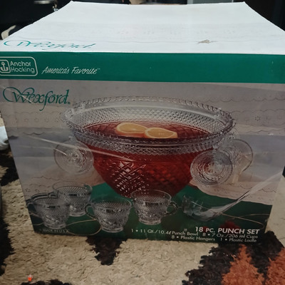  NEWMINT COND Anchor Hocking 18 Pc Wexford Punch Bowl Set Service for 8 Ori. Box