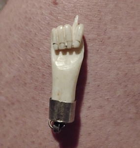 14K & Carved Coral Figa Charm/Pendant
