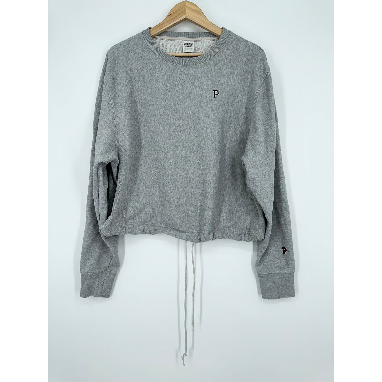 VS PINK Drawstring Waisted Cropped Patch Crewneck… - image 2