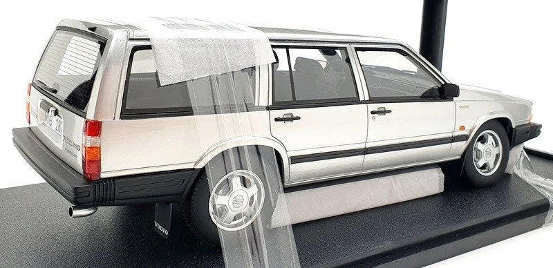 Cult Models 1/18 Scale CML088-2 - Volvo 740 Turbo Estate - Silver Metallic - Image 2 of 4