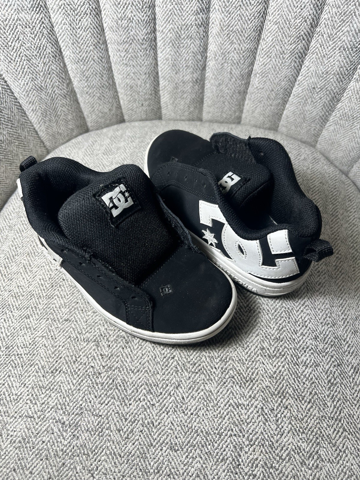 DC Court Graffik Skate Shoes – Youth Size 1 OBO image 8