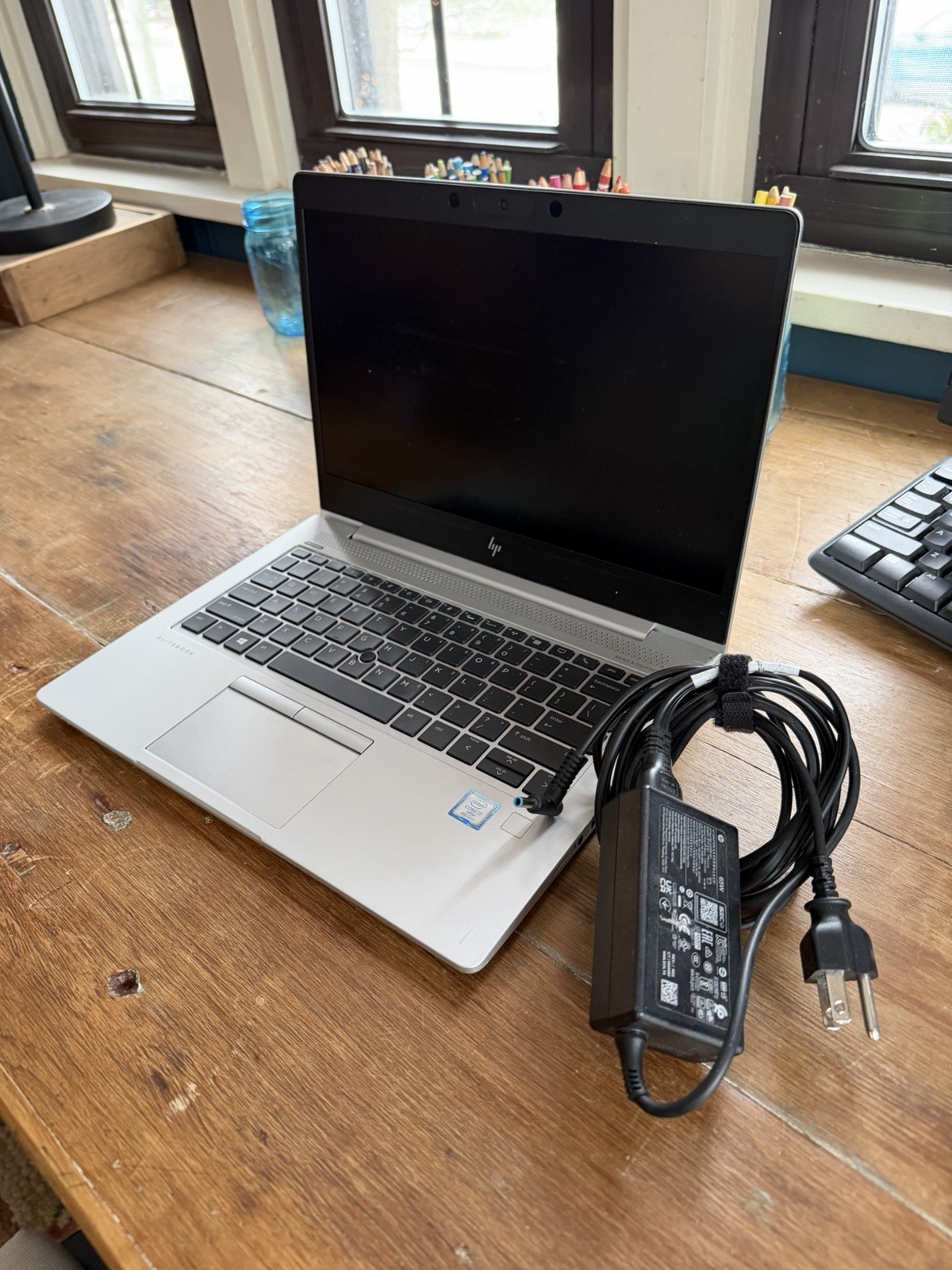 HP EliteBook 840 G5, 13.3-Inch Laptop, with Intel Core i5 8th Gen., 16 GB SSD (Solid State Drive), Windows 11 Pro