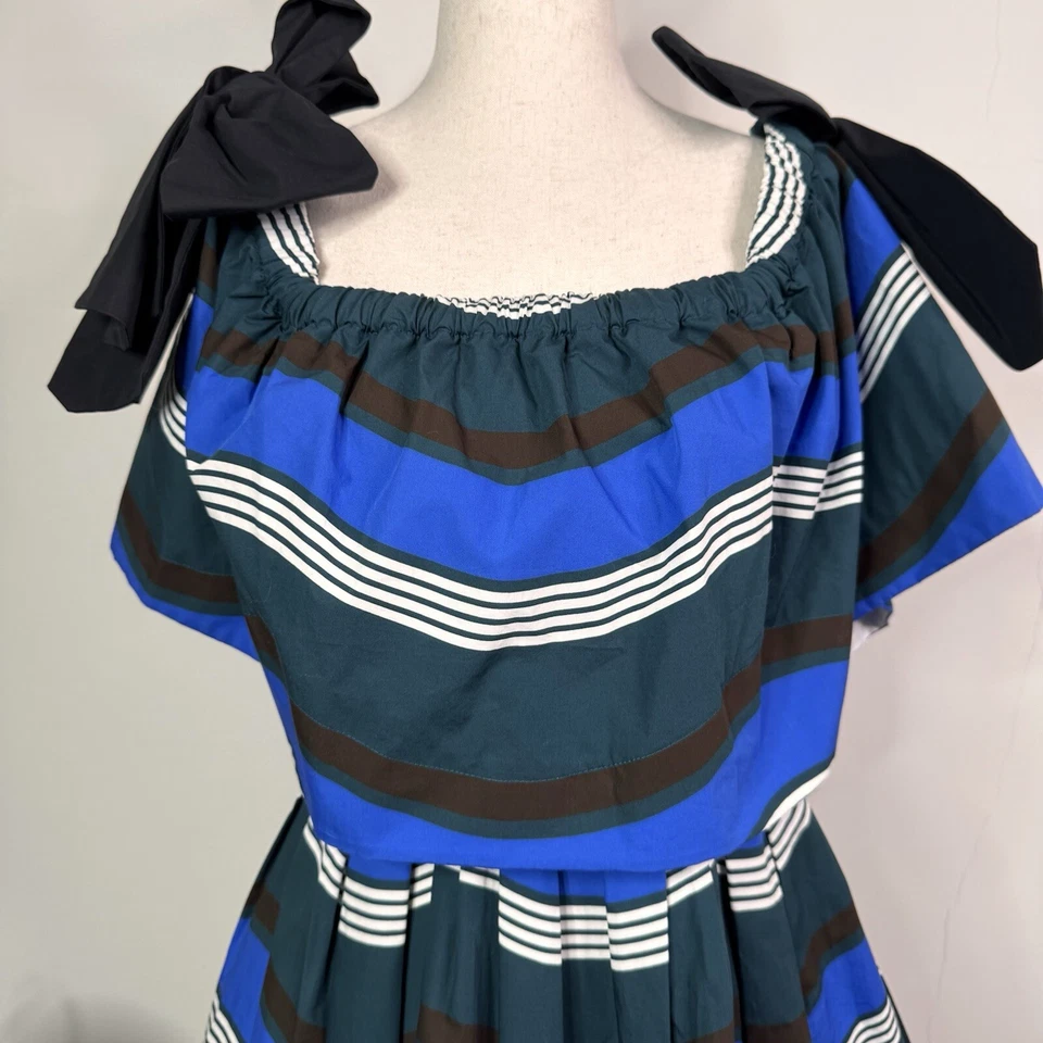 Mini Vestido Fendi Wave Fuera del Hombro Arcos Rayas Nautical Resort 2017 Volantes 4 Foto 3 de 4