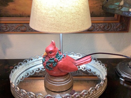 Redbird Shaped Lamp~w/Shade~Christmas/Winter Theme~16”H~Excellent~