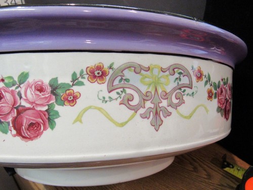 ANTIQUE MADE IN ENGLAND WASH BOWL AND PITCHER. WHITE W/FLOWER DESIGN (EZS001619) - Picture 9 of 12