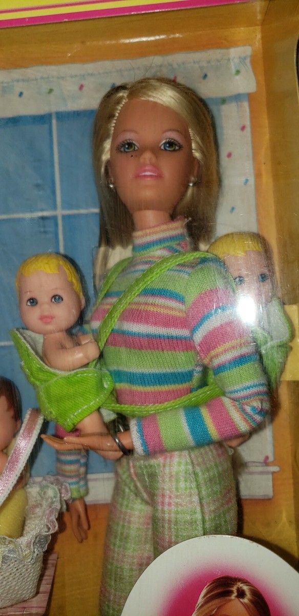 New BARBIE DOL MATTEL 1998 COOL SITTER TEEN SKIPPER WITH BABIES