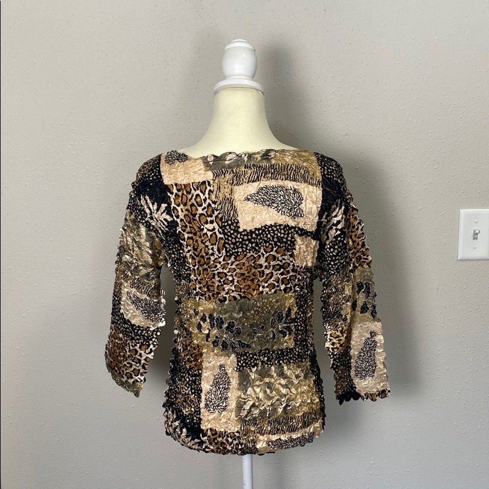 ABC Collection Patchwork Animal Print Crinkle Top… - image 3