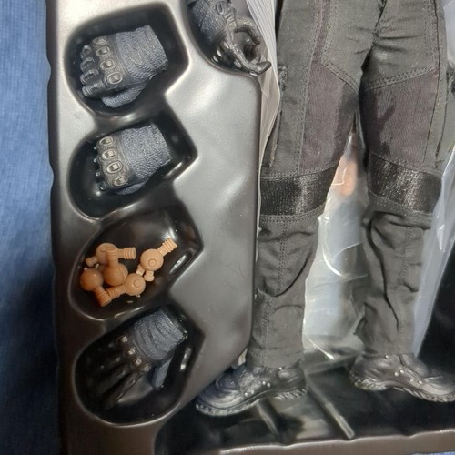 1/6 12inch hot toys snake eyes 133947 - Picture 8 of 9
