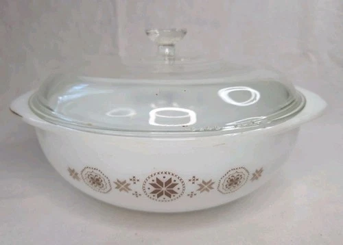 Vintage Pyrex Town and Country 2 Qt Round Casserole Dish #042 W/ Lid 6246 D30