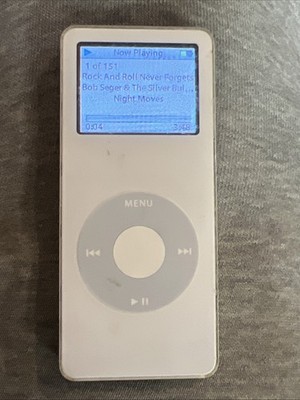 Apple iPod Nano 1st Generation White 2gb A1137 WORKING