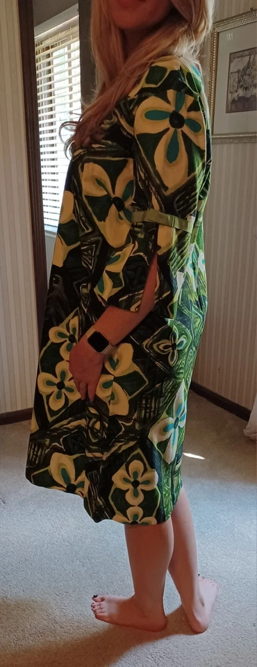 MALIHIMI Designer Hawaii MCM 1950s PAGODA CAFTAN DRESS Green Abstract Flowers - Image 4 of 4