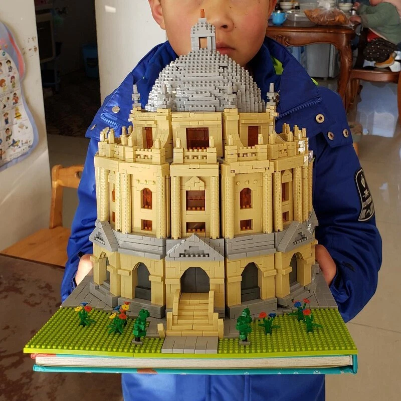 World Oxford University College Garden Mini Diamond Blocks Bricks Building Toy - Image 4 of 4