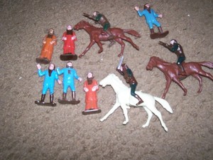VINTAGE PLANET OF THE APES FIGURES...9 ITEMS...