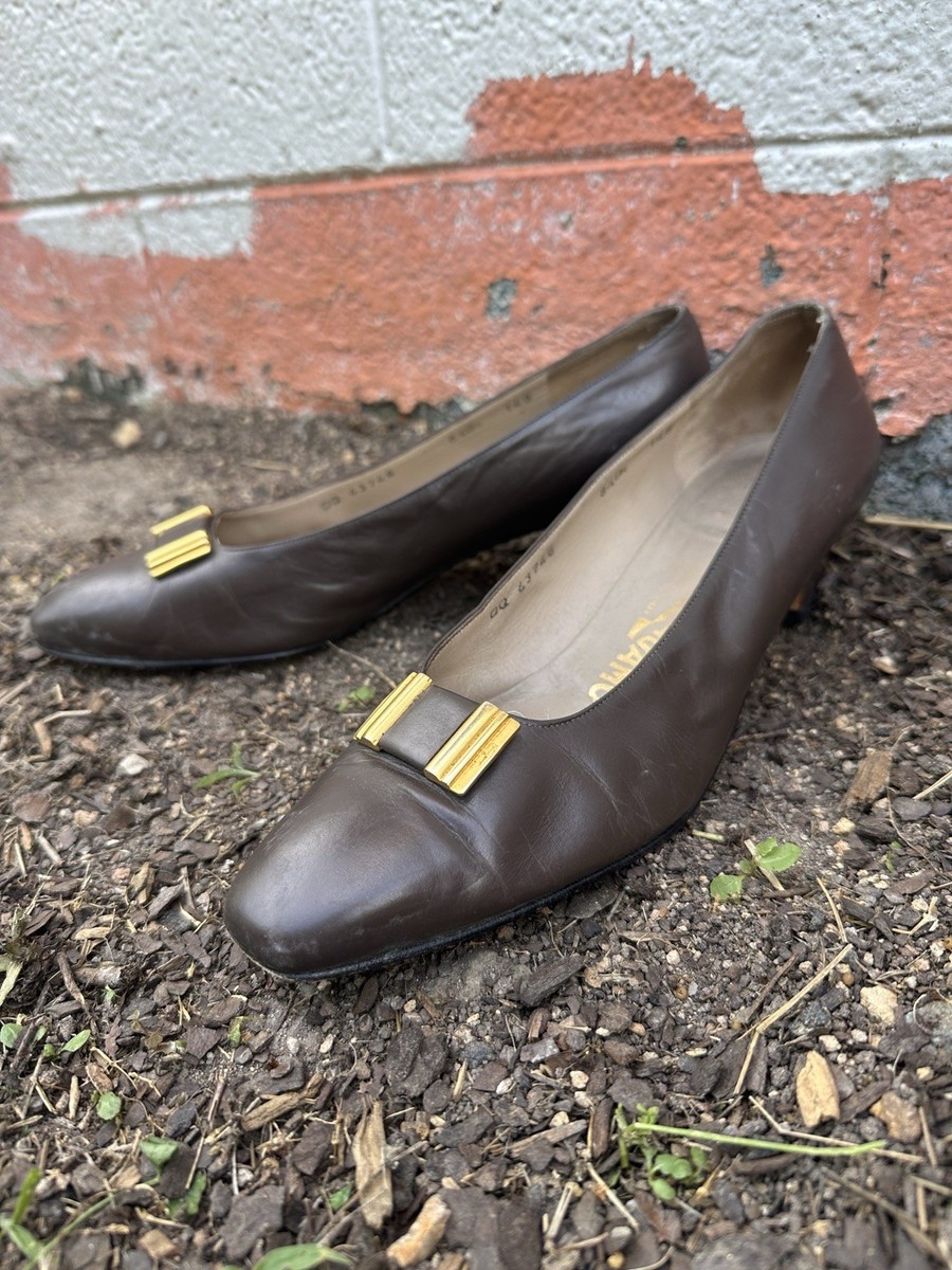 Brown Ferragamo women display picture 3