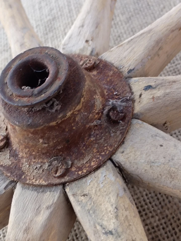 Пара антикварных вагонов деревянные и железные колеса со спицами 1900-е фермерский промышленный декор лот - Изображение 2 из 4