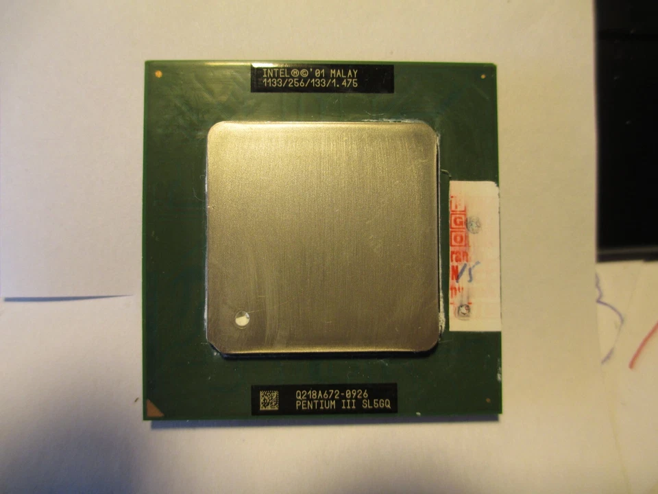 Lotto 9 CPU Intel Pentium III SL5GQ 1.133GHz/256KB/133MHz CPU Socket 370 - Immagine 2 di 3