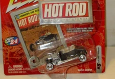 JOHNNY LIGHTNING HOT ROD MAGAZINE ~ 1927 FORD T-ROADSTER ~