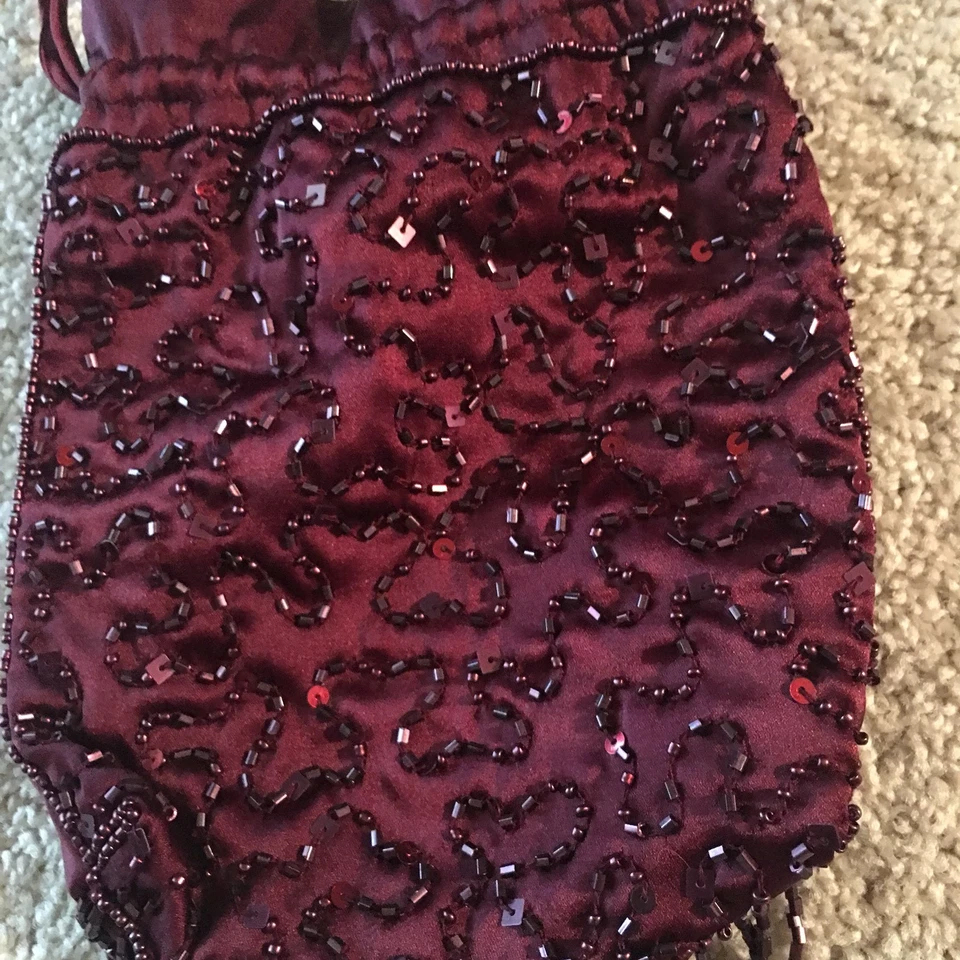 👛Newport News Cartera de Noche Color Granate Cuentas ¡Hermosa! Foto 4 de 4