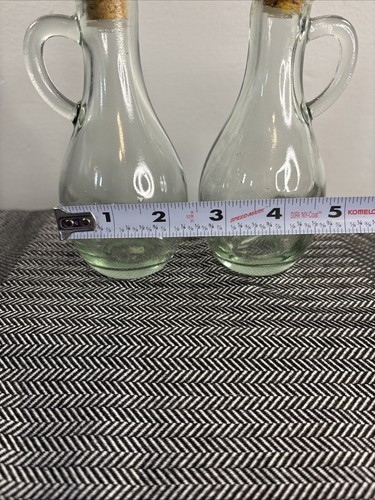 Vintage Clear Glass Set/2 Cruets w/Glass Stoppers 7 in' Tall - Picture 4 of 7