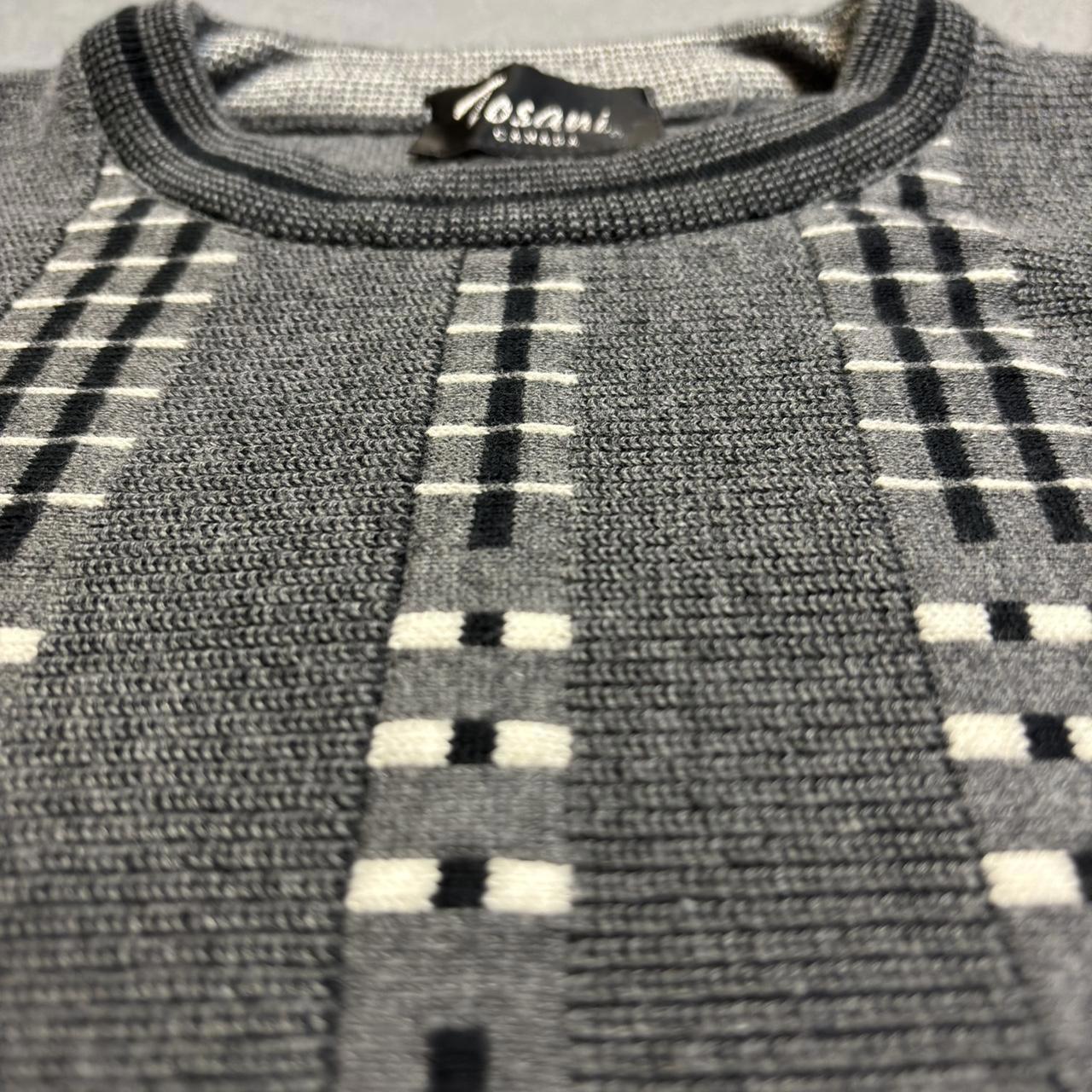 Tesani Canada Patterned Gray Sweater - image 5