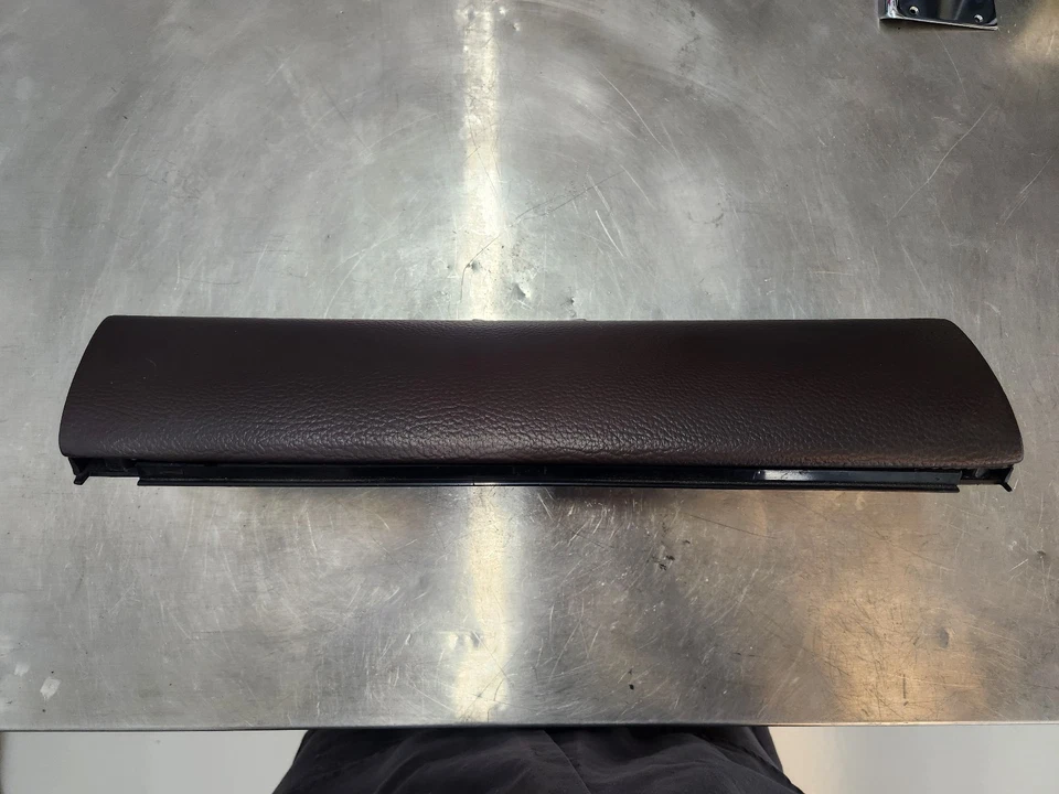 Guantera W116 Clase S 1972-1980 puerta con moldura de madera marrón oscuro Foto 3 de 4