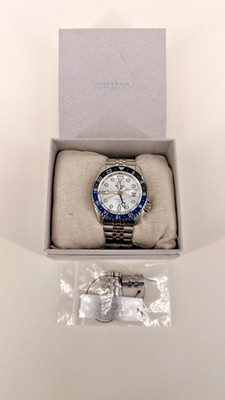 Seiko 5 Sports SSK033 GMT Black Blue Jubilee Auto Men's Watch Box Links