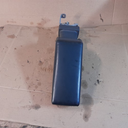 Audi A3 8L Armlehne  Leder Innenausstattung Kassettenfach Getränkehalter