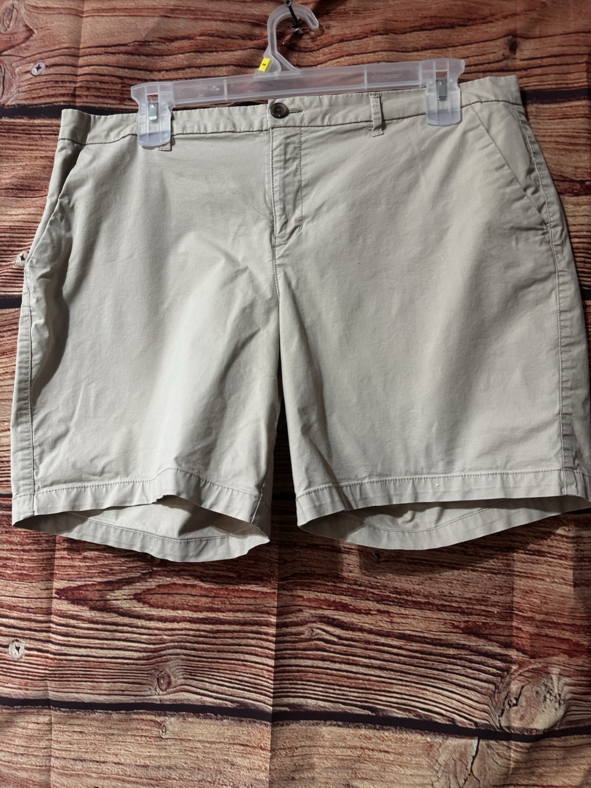 Old Navy Tan Women’s Shorts Size 16 Inseam 7”