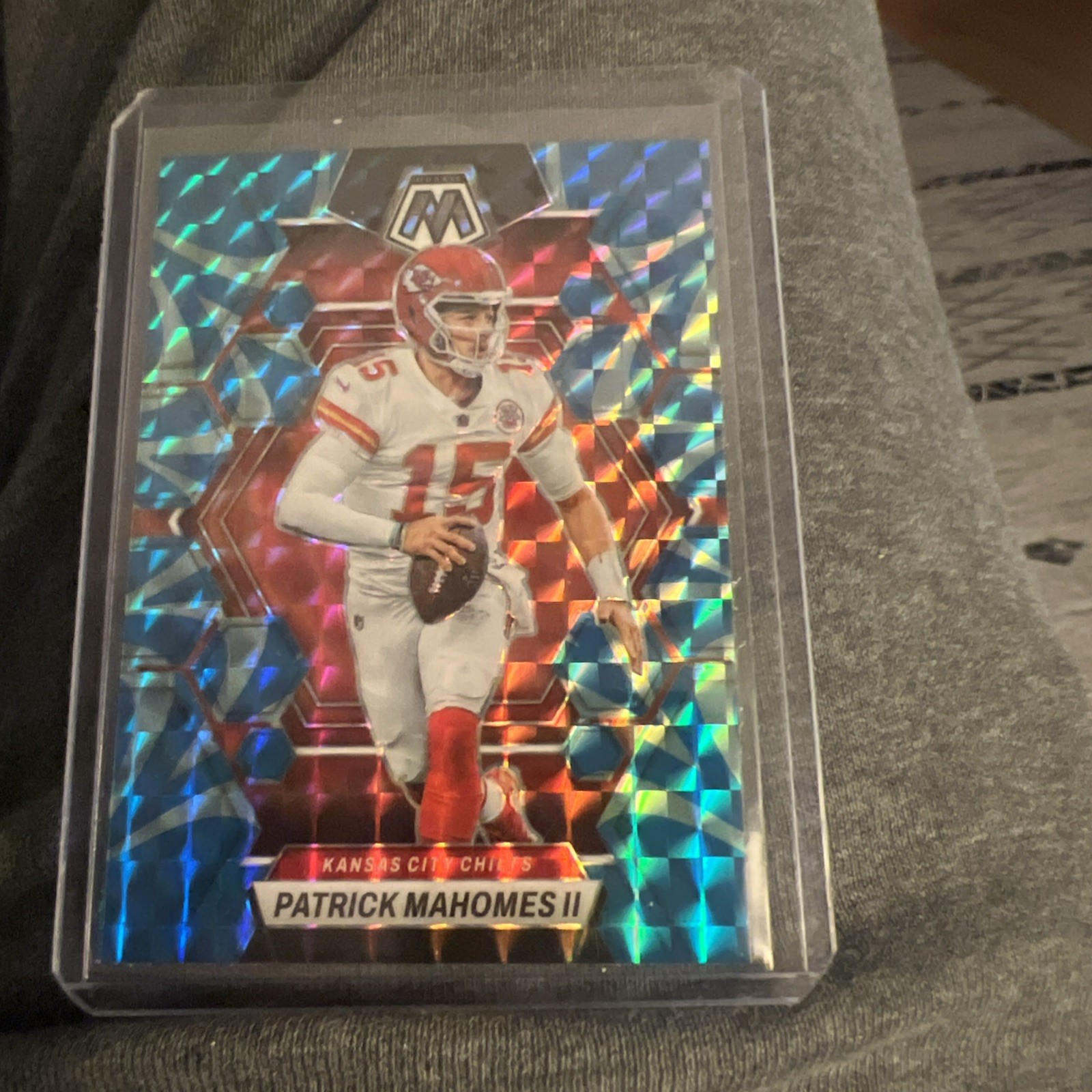 Patrick Mahomes II 2023 Mosaic Reactive Blue Prizm Parallel Chiefs No 109