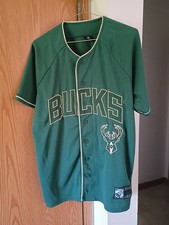 Milwaukee Bucks NBA Green/White baseball style Jersey Size Medium