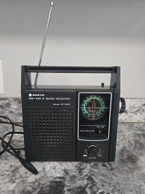 Sanyo AM/FM Portable Radio RP 5225 2-Band Receiver AC/DC.  WORKING  Clean