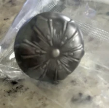 Four GlideRite Snowflake 1 1/8 inch Transitional Round Cabinet Hardware