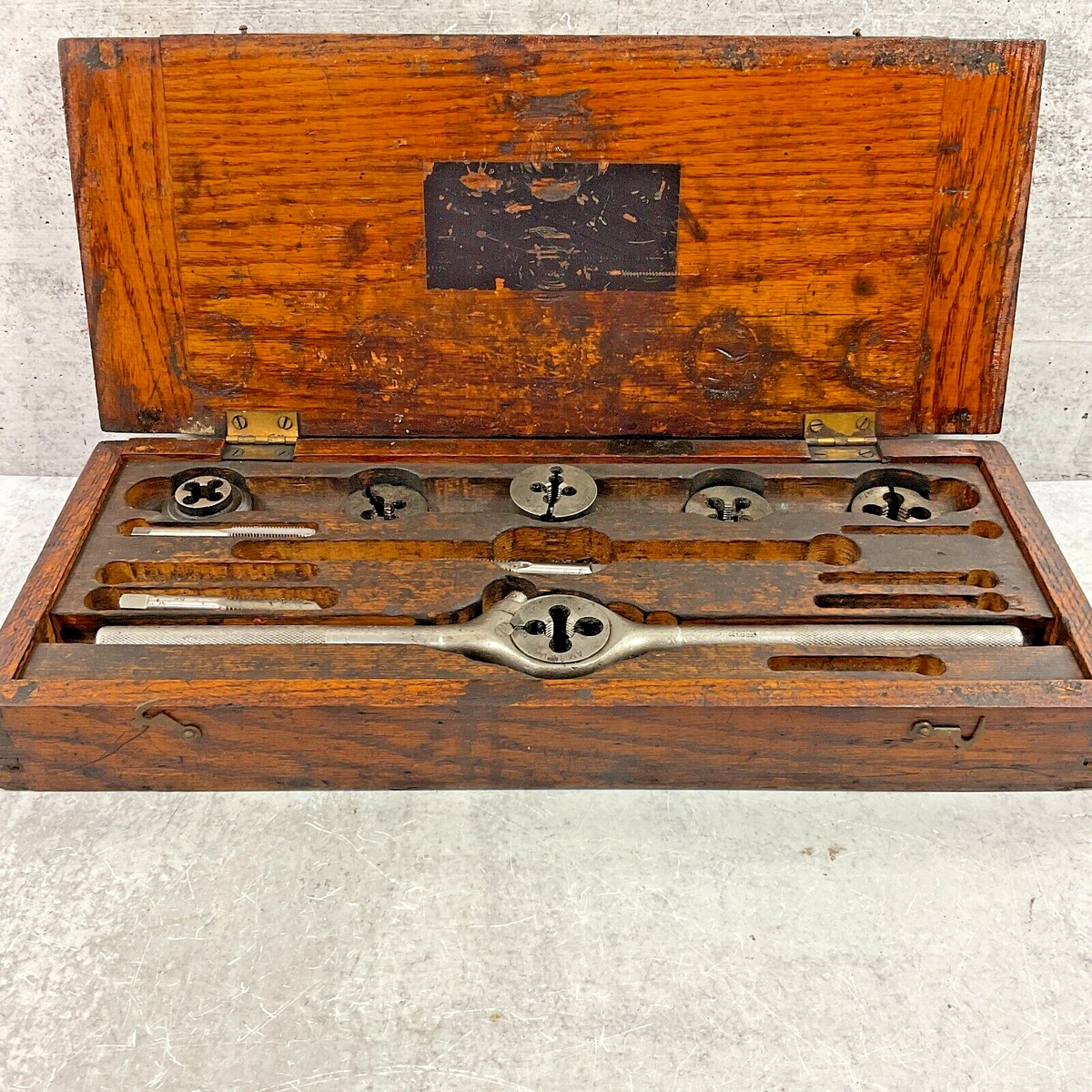 Vintage AM T&D Co Tap and Die Set w/ original wood box | eBay