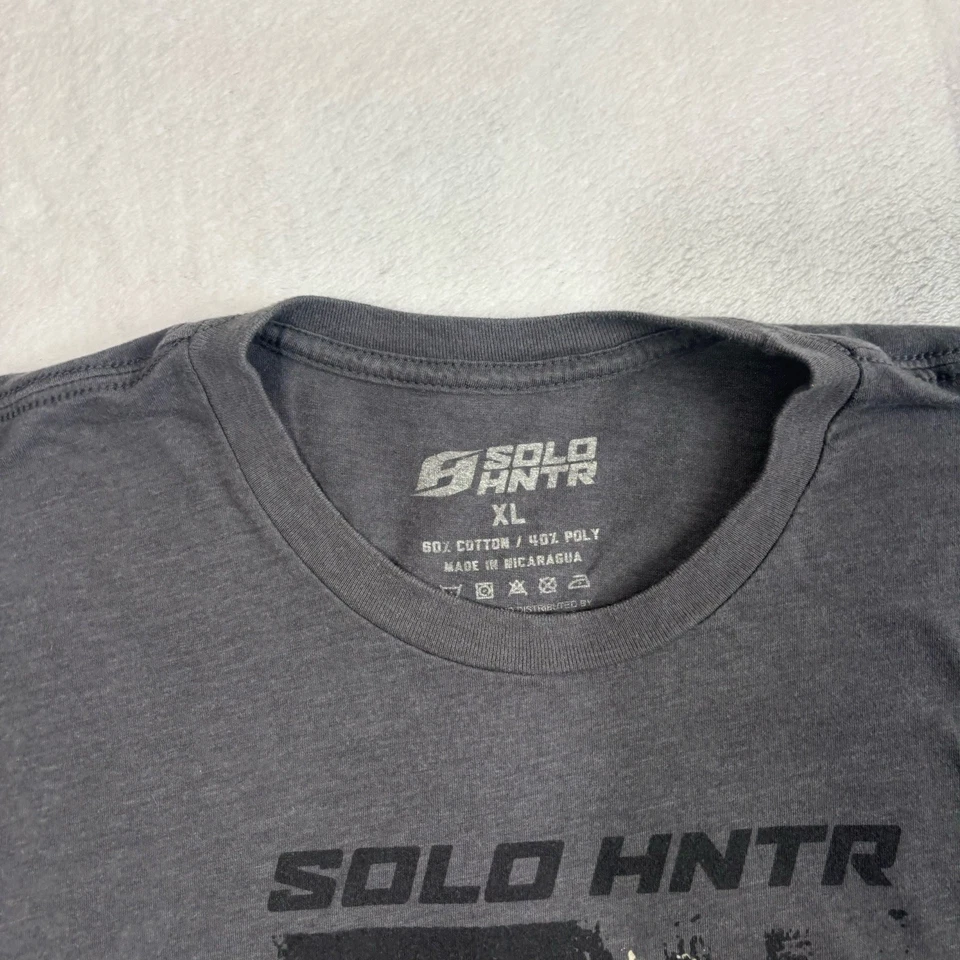 Camisa Solo Hntr Strong As One Gris Manga Corta Gráfica Para Hombre XL Manchas Foto 4 de 4