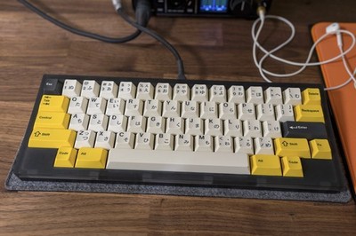 Qwertykeys QK60 custom mechanical keyboard