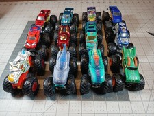 HOT WHEELS MONSTER JAM TRUCKS 1:64 Lot Of 14