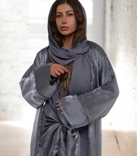 Abaya made in Dubai , Longue  Ouvert avec robe et foulard inclus
