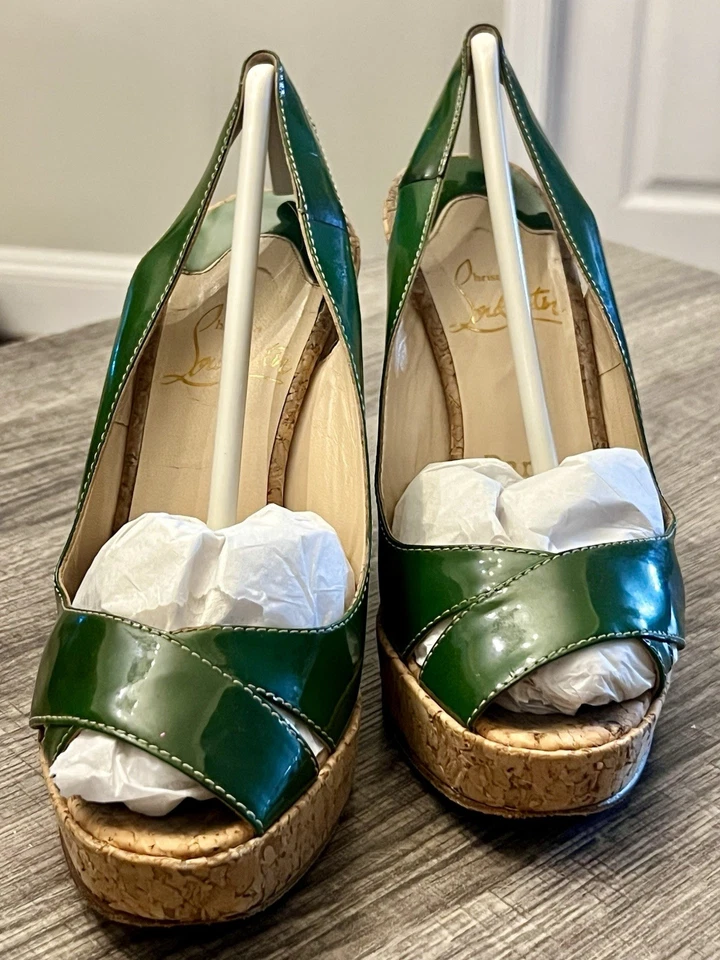 Christian Louboutin Cuñas de Corcho Talla 37 Charol Verde Fiesta Tacones Foto 2 de 4