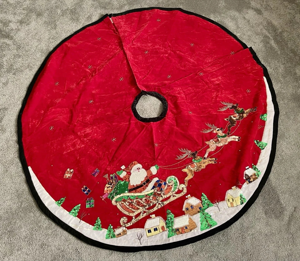 53" Classic Christmas Santa and Reindeer Tree Skirt Neiman Marcus - Image 2 of 4
