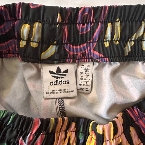 Adidas Originals Love Unites Doodle Print Woven Shorts Boys Sz Large (14-16Y) - Picture 4 of 12