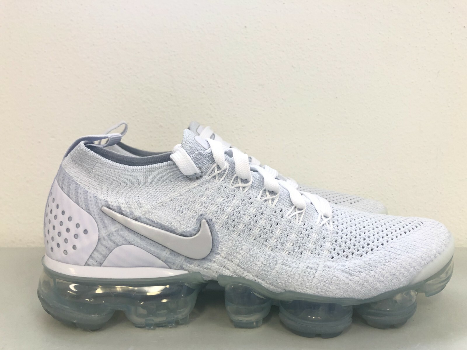Nike Womens Air Vapormax Flyknit 2 White Vast Grey 942843 105 Size 6.5