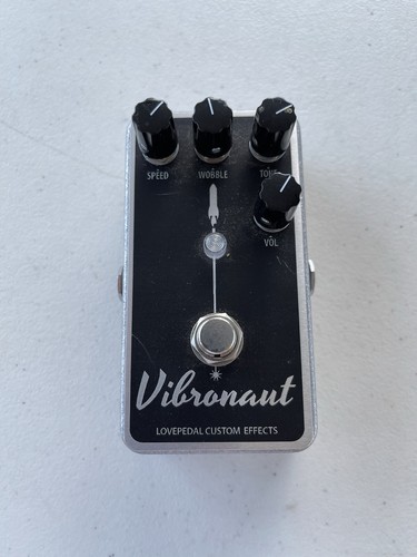 Lovepedal Custom Effects Vibronaut V2 Digital Vibe Tremolo Guitar Effect Pedal