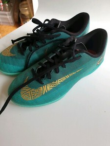 nike indoor soccer boots